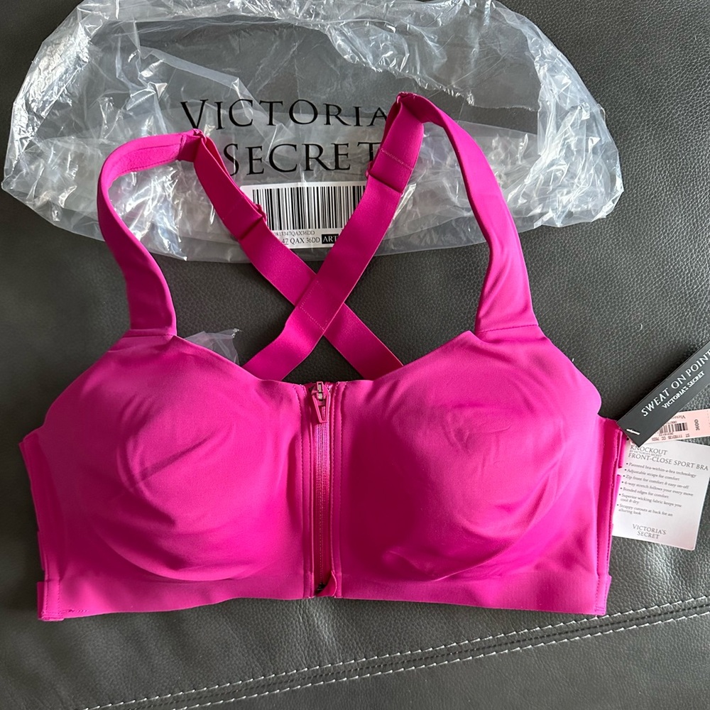 Victoria’s Secret Knockout Sport Bra. Size 36DD. Bright Pink, Zipper. NWT